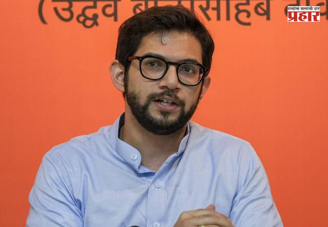 Aditya Thackeray : आदित्य ठाकरेंच्या वरळी मतदारसंघात मुख्यमंत्र्यांनी फोडली ‘हंडी’