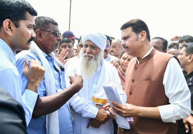 CM Devendra Fadnavis : कर्जमाफीपासून वंचित राहिलेल्या शेतकऱ्यांनाही लाभ देणार – मुख्यमंत्री फडणवीस यांची वाशिममध्ये घोषणा