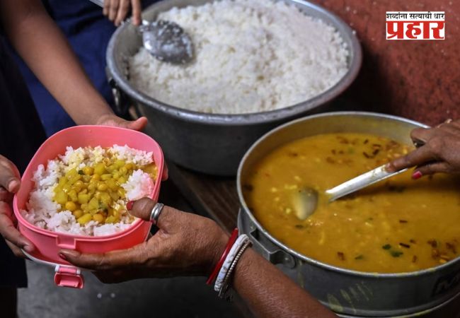 Chandrapur ashram school food poisoning : चंद्रपुरात भयंकर प्रकार! वरणाच्या पातेल्यात शिजली पाल; आश्रमशाळेतील ३१ विद्यार्थ्यांना विषबाधा!