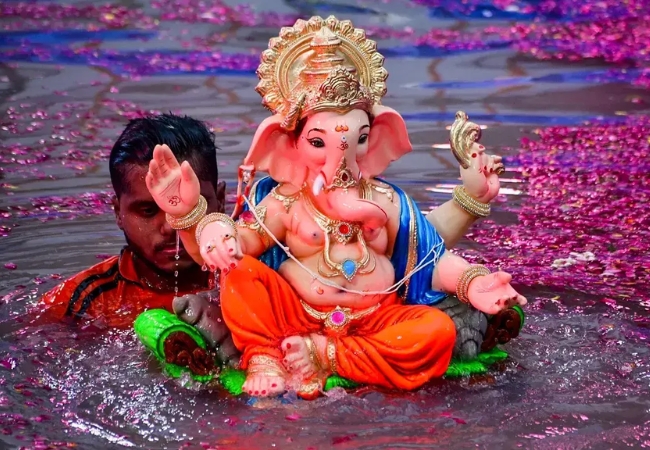 anant chaturdashi 2026 navi mumbai deploys 2032 police personnel drones cctv and bomb squads for ganesh visarjan