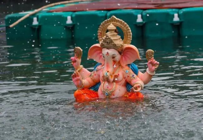 Ganpati Visarjan 2026 : ‘पुढच्या वर्षी लवकर या’! मुंबईत 11 व्या दिवशी 430 गणेश मूर्तींचे विसर्जन