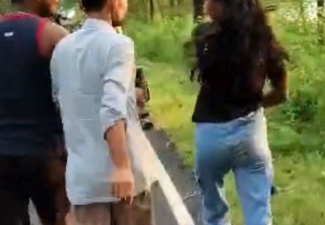 Samastipur Crime News : पुन्हा एकदा ‘जमुई कांड’! अल्पवयीन मुलीचा भरदिवसा छळ, व्हिडिओ व्हायरल होताच 4 आरोपी अटकेत