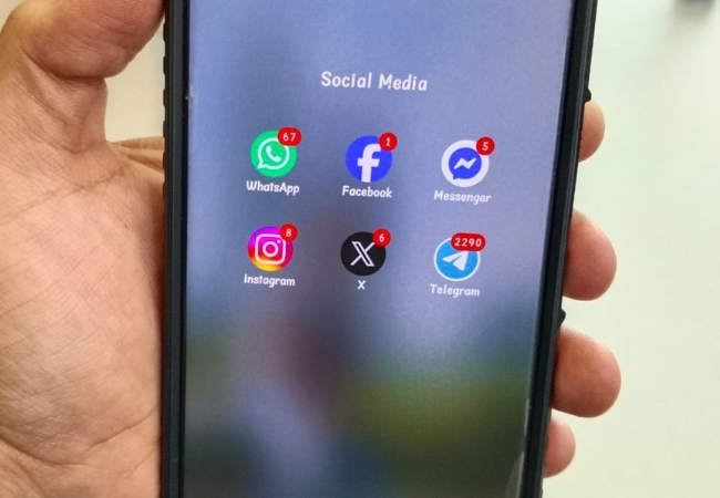 ban on social media for children under 18 supreme court directs government on online safety