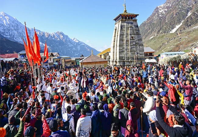 uttarakhand char dham yatra suspended for two days due to a red alert for rain and inclement weather