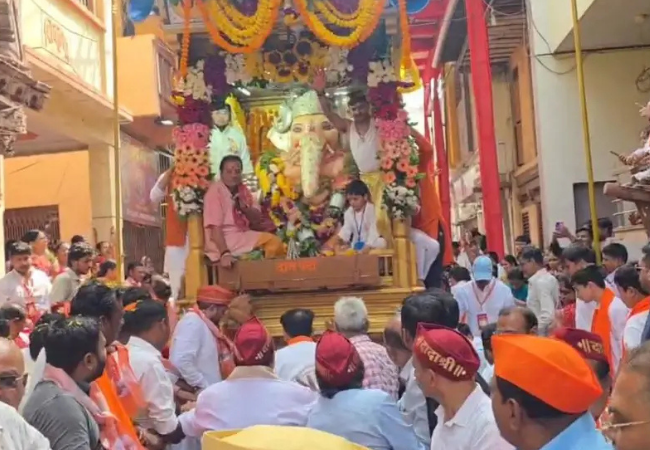 Nandurbar Ganesh Visarjan 2026 : नंदुरबारमध्ये गणेश विसर्जन मिरवणुकीला सुरुवात, ‘हरिहर भेटी’कडे भाविकांचे लक्ष