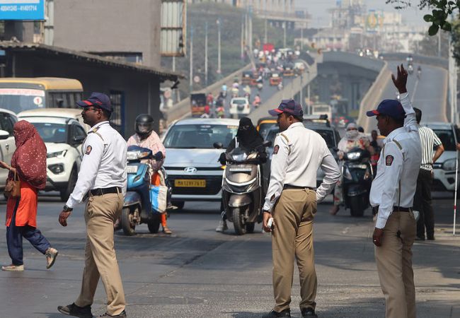 Pune Ganesh Visarjan : पुण्यातील गणोशोत्सवानिमित्त वाहतूक पोलिसांचा मोठा निर्णय, घरून बाहेर पडण्यापूर्वी हे रस्ते नक्की तपासा