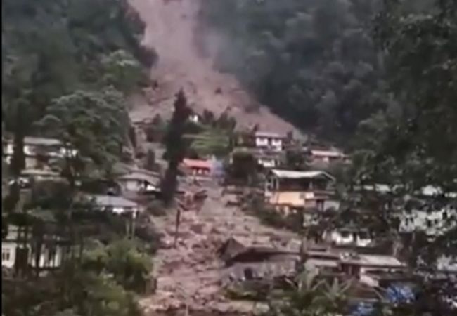 Sikkim Landslide : सिक्कीममध्ये मुसळधार पावसाचा कहर; रिम्बी गावात भूस्खलन, 128 जणांना सुरक्षित स्थळी हलवले
