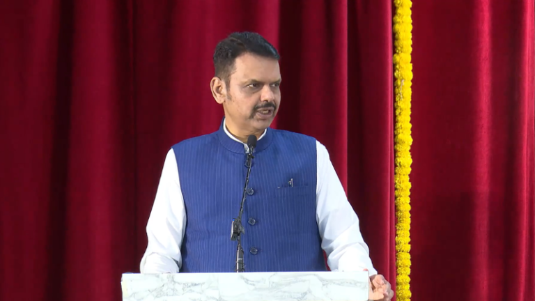 मराठीला स्वाभिमान आणि भावनेपुरते मर्यादीत न ठेवता ज्ञान भाषा बनविणे आवश्यक – मुख्यमंत्री देवेंद्र फडणवीस