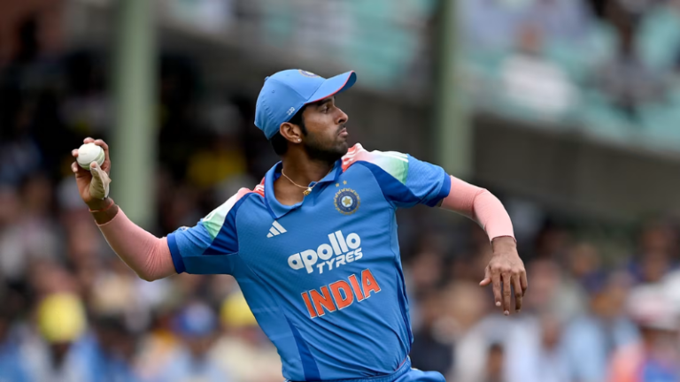 Washington Sundar Catch: वॉशिंग्टन सुंदरचा ‘तो’ खतरनाक झेल…पाकिस्तानच्या माझ सदाकतला धूळ चारली
