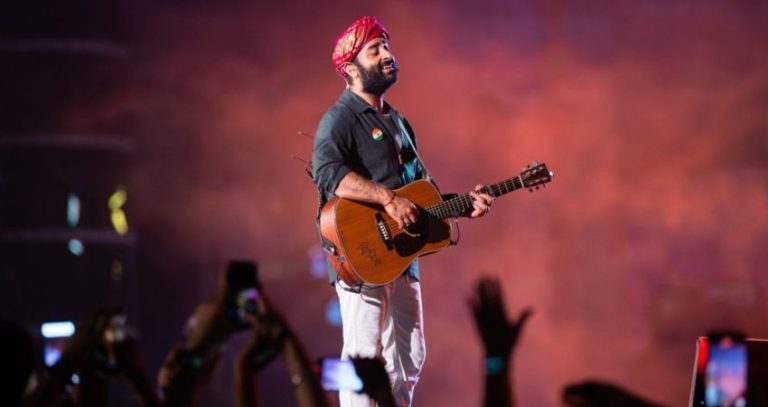 Arijit Singh Mumbai Concert : अरिजीत सिंगच्या मुंबई कॉन्सर्टची महागडी तिकीटं चर्चेत; किंमत ऐकून बसेल धक्का!