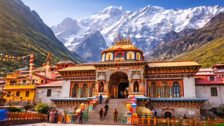 helicopter returning from badrinath goes missing amid bad weather uttarakhand joshimath helicopter crash
