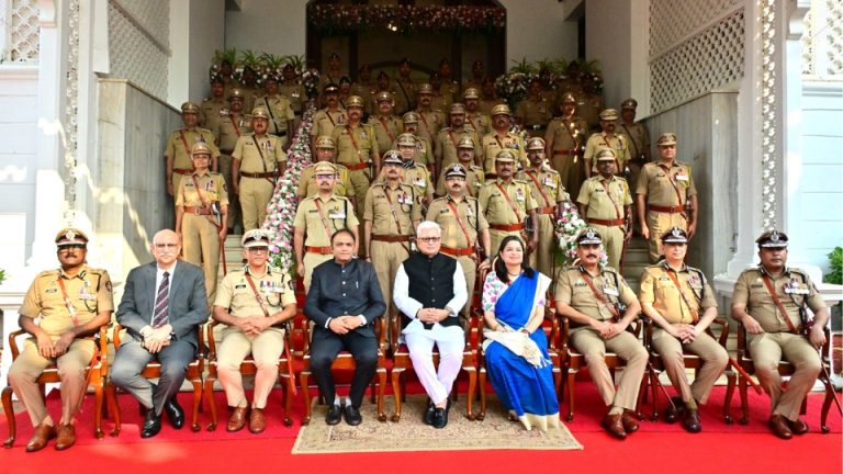 Police Award Ceremony by Maharashtra Governor