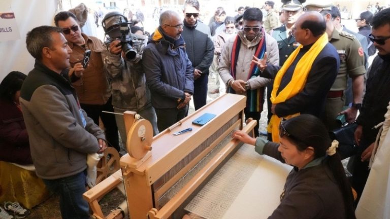 Pashmina industry : लेहमध्ये ‘लडाख पश्मीना कॉन्क्लेव्ह 2026’ ची सुरुवात