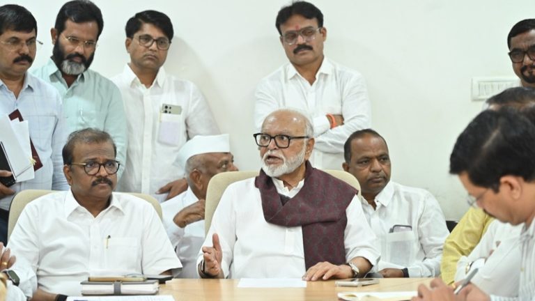 Chhagan Bhujbal News: मंत्री छगन भुजबळ नाशिक जिल्ह्यातील दुष्काळ परिस्थितीचा घेतला आढावा, अधिकाऱ्यांना दिले महत्त्वाचे आदेश