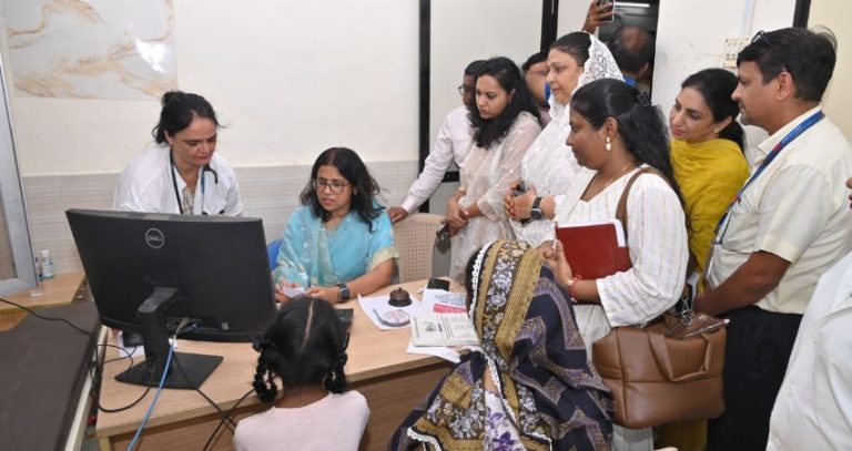 Municipal Hospitals Digital Payment : महानगरपालिका दवाखाने, आपला दवाखाना येथे डिजिटल पेमेंट सुविधा, अतिरिक्‍त आयुक्त (शहर) प्राजक्ता लवंगारे यांचे निर्देश
