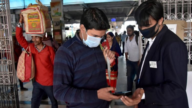 Read the list of railway rule violations that attract a fine