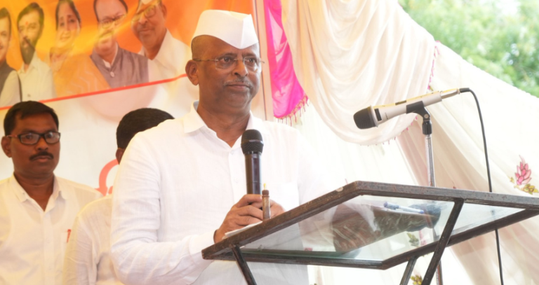 जप्त केलेली १० कोटींची सुपारी ‘एफडीए’ अधिकाऱ्यांनी परस्पर विकली – नाशिकमधील प्रकार; दोन दिवसांत फाइल मुख्यमंत्र्यांकडे पाठवण्याचा मंत्री झिरवाळ यांचा इशारा