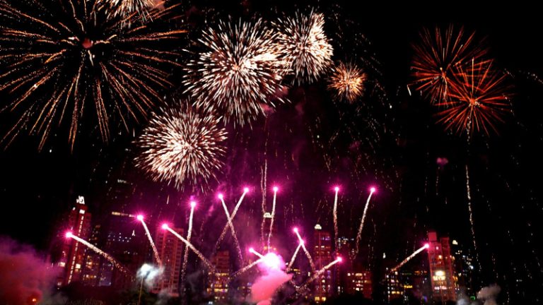 Ban On Firecrackers: दिवाळीत सार्वजनिक ठिकाणी फटाके फोडण्यास बंदी; मुंबई हायकोर्टाचा आदेश