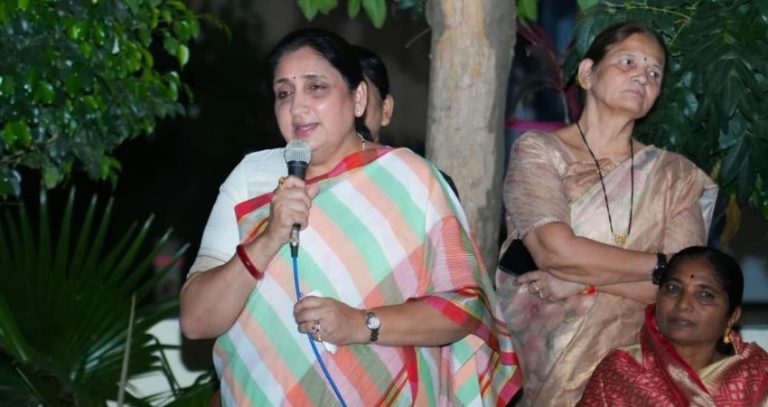 Sunetra Pawar : सुनेत्रा पवारांविरोधात भूमिका घेणाऱ्या सदस्यांची राष्ट्रवादीतून हकालपट्टी