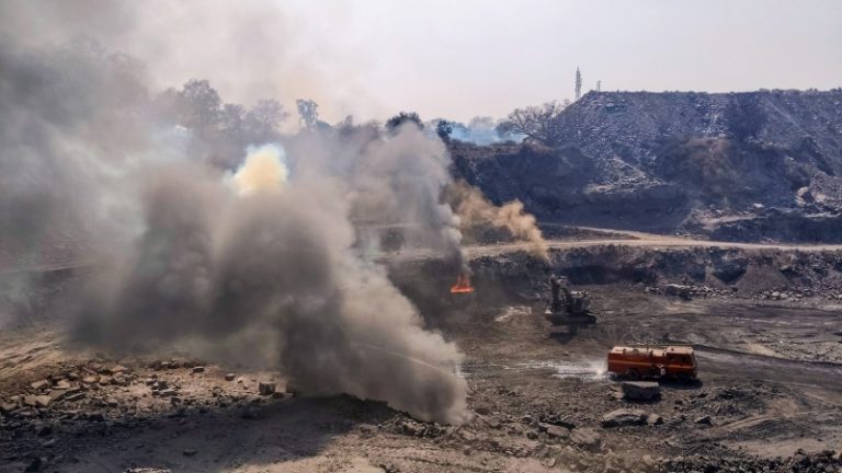 टर्कीच्या खाणीत थरकाप उडवणारा स्फोट! काळजात धस्स आणणाऱ्या दुर्घटनेत 2 कामगारांचा मृत्यू, अजूनही एक जण आतच अडकले