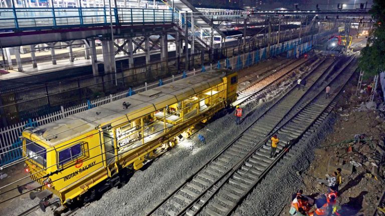 mumbai local updates western railway operate to night block between borivali and bhayandar on saturday check details here