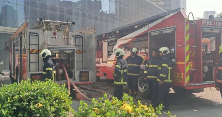 Mumbai Fire News: दादरमध्ये हॉटेलच्या किचनमध्ये आग; अग्निशमन दलाकडून तातडीने कारवाई