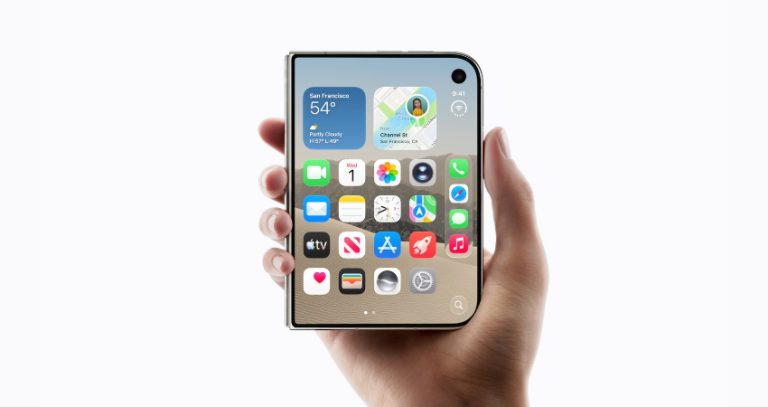 iPhone Duo : Apple चा पहिला फोल्डेबल iPhone Duo बाजारात दाखल; खरेदीसाठी स्टोअर्सबाहेर ग्राहकांच्या रांगा