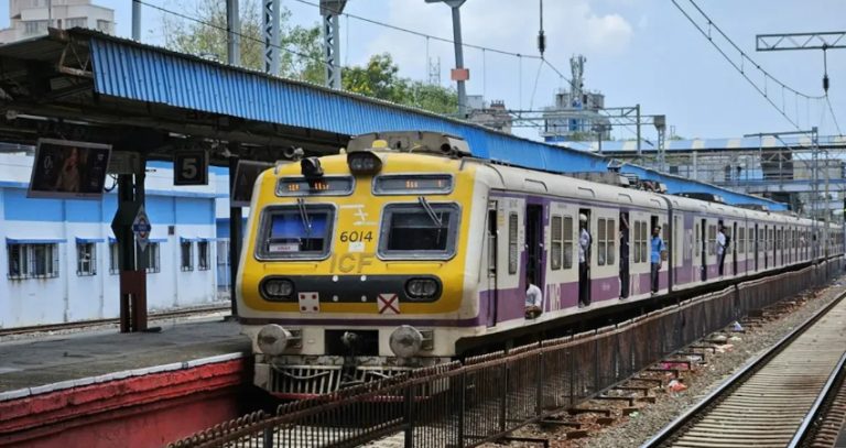 Pune Lonavala Local : पुणे-लोणावळा लोकलच्या प्रवाशांसाठी महत्त्वाची बातमी! 4 लोकल रद्द, एक्सप्रेस गाड्यांच्या वेळापत्रकात बदल