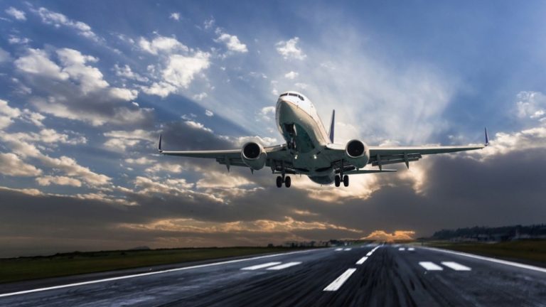 Nashik-Delhi flight service : आनंदाची बातमी ! नाशिक-दिल्ली थेट विमानसेवा पुन्हा सुरू, १ ऑक्टोबरपासून सकाळच्या फ्लाइटची सुविधा