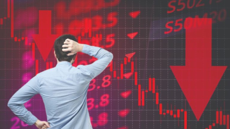 Stock Market Crash: शेअर बाजारात मोठी घसरण ! गुंतवणूकदारांचे तब्बल ‘इतके’ कोटी बुडाले, सेन्सेक्स-निफ्टीमध्ये मोठी पडझड
