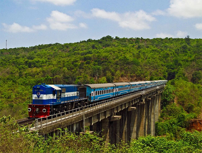 Konkan Railway Recruitment : सरकारी नोकरीची नामी संधी! कोकण रेल्वेत ‘या’ पदांसाठी मेगाभरती